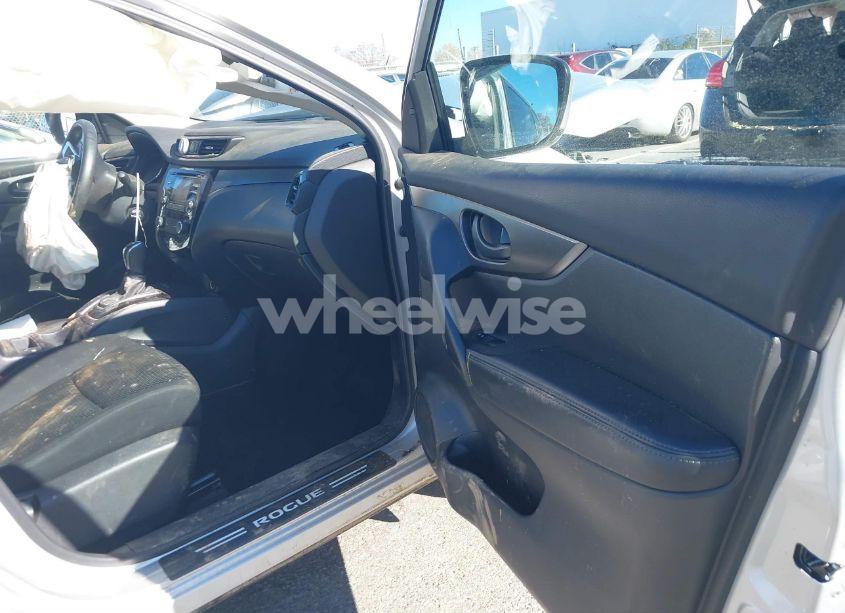 Photo 5 of 2018 Nissan Rogue SPORT S (VIN JN1BJ1CRXJW600807)