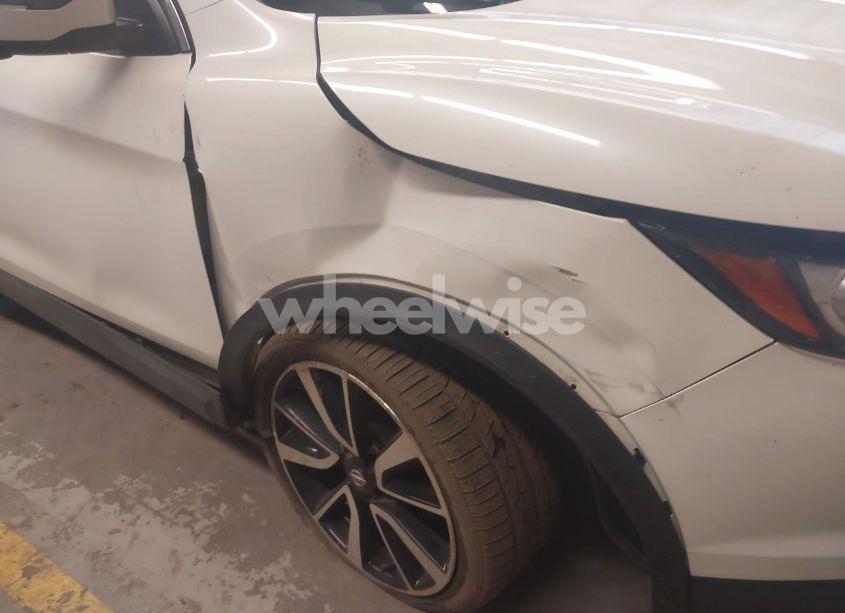 Photo 6 of 2019 Nissan Rogue SPORT SL (VIN JN1BJ1CRXKW321536)