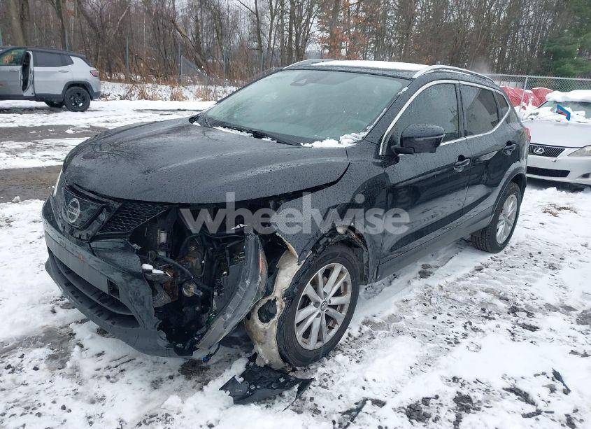 Photo 2 of 2019 Nissan Rogue SPORT SV (VIN JN1BJ1CRXKW323223)