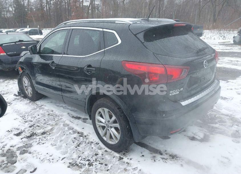 Photo 3 of 2019 Nissan Rogue SPORT SV (VIN JN1BJ1CRXKW323223)
