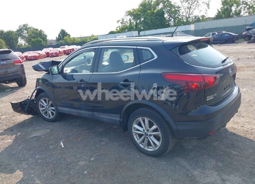 Photo 3 of 2019 Nissan Rogue SPORT SV (VIN JN1BJ1CRXKW626325)