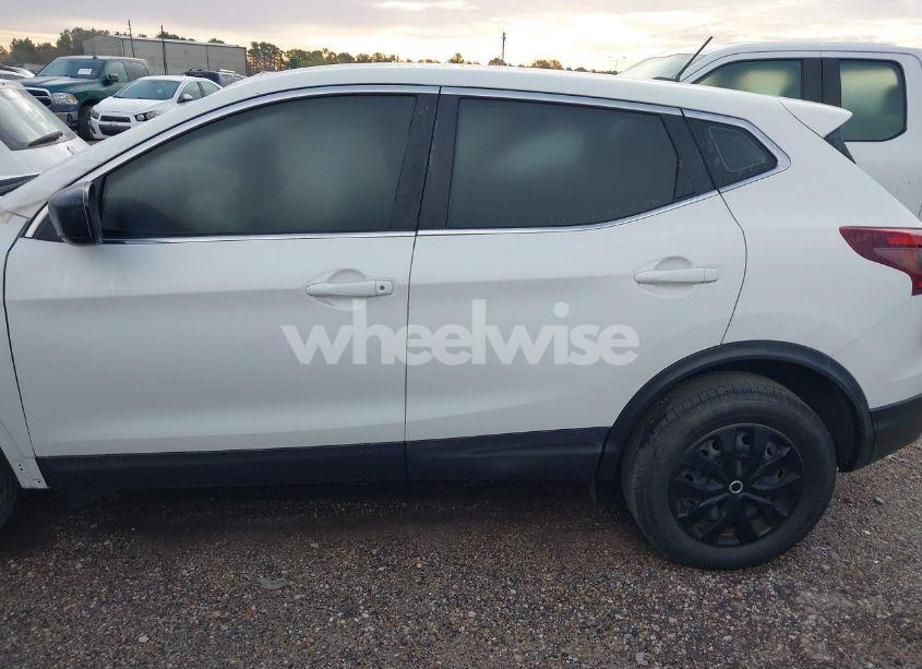 Photo 13 of 2020 Nissan Rogue SPORT S FWD XTRONIC CVT (VIN JN1BJ1CV0LW254802)