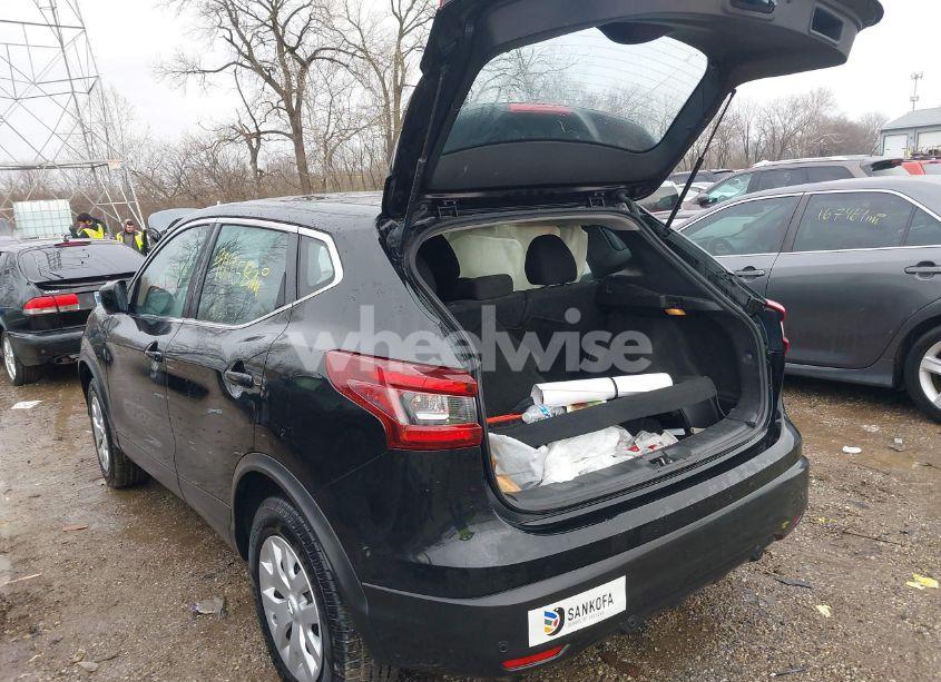 Photo 3 of 2020 Nissan Rogue SPORT S FWD XTRONIC CVT (VIN JN1BJ1CV0LW545719)