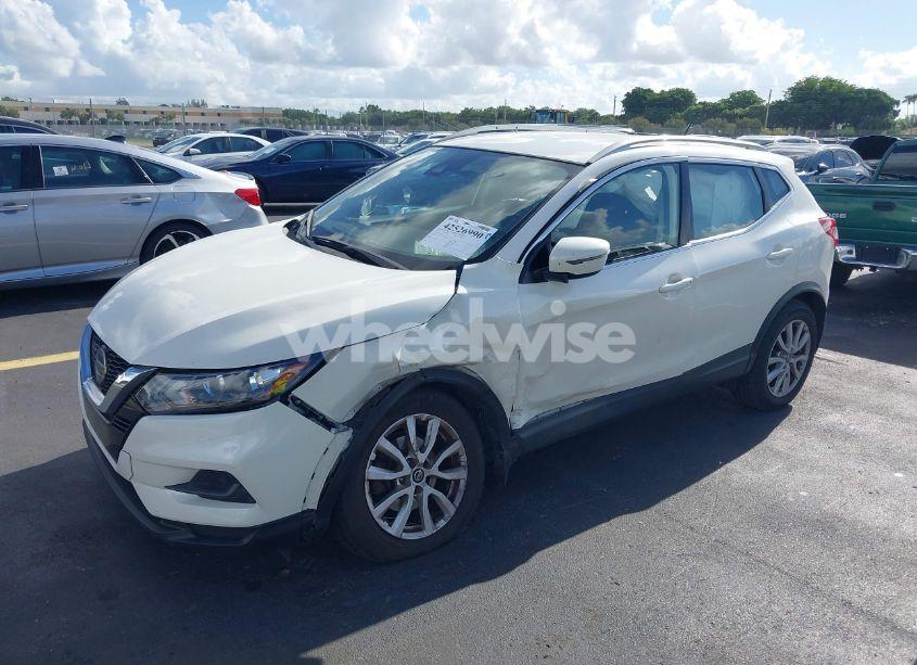 Photo 2 of 2020 Nissan Rogue SPORT SV FWD XTRONIC CVT (VIN JN1BJ1CV1LW551979)