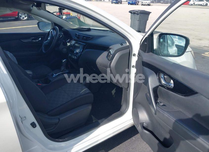 Photo 5 of 2020 Nissan Rogue SPORT SV FWD XTRONIC CVT (VIN JN1BJ1CV1LW551979)