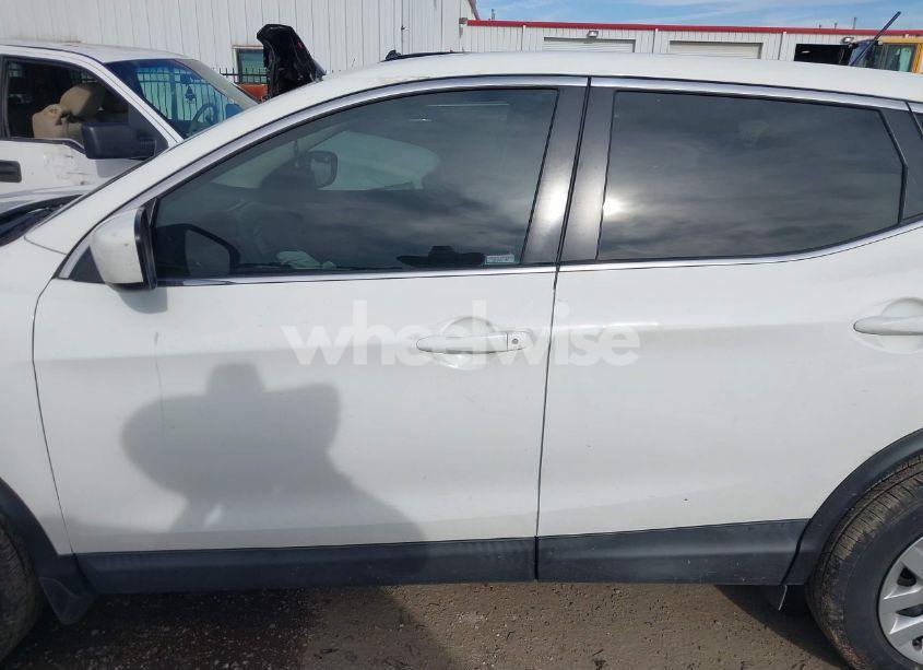 Photo 14 of 2020 Nissan Rogue SPORT S FWD XTRONIC CVT (VIN JN1BJ1CV2LW261136)