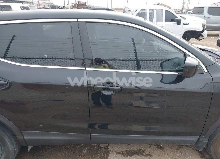 Photo 14 of 2020 Nissan Rogue SPORT S FWD XTRONIC CVT (VIN JN1BJ1CV2LW543826)