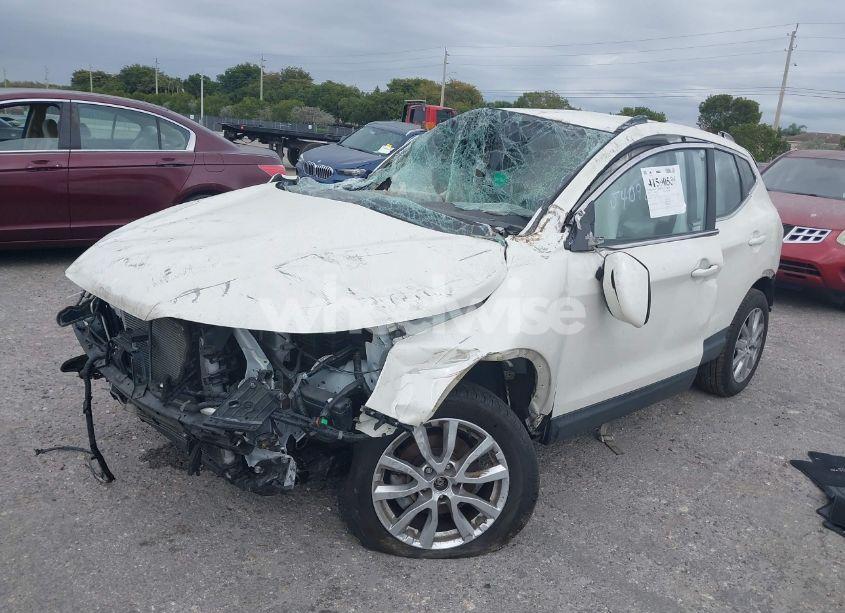 Photo 2 of 2020 Nissan Rogue SPORT SV FWD XTRONIC CVT (VIN JN1BJ1CV3LW540983)