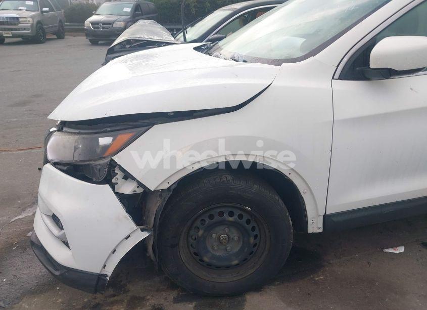 Photo 18 of 2020 Nissan Rogue SPORT S FWD XTRONIC CVT (VIN JN1BJ1CV4LW274602)