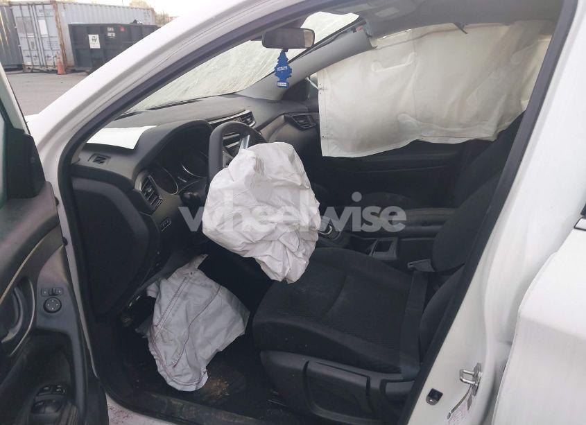 Photo 5 of 2020 Nissan Rogue SPORT S FWD XTRONIC CVT (VIN JN1BJ1CV4LW274602)