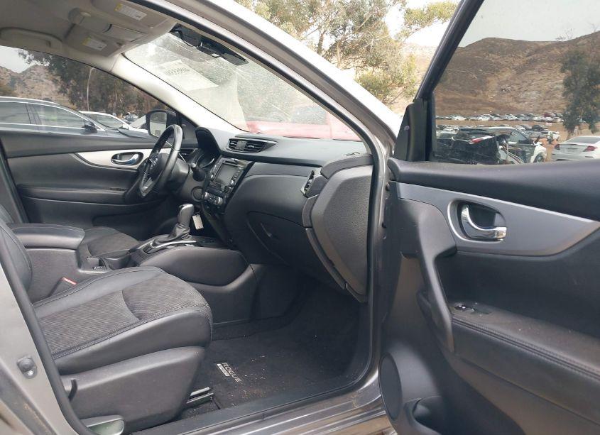 Photo 5 of 2020 Nissan Rogue SPORT SV FWD XTRONIC CVT (VIN JN1BJ1CV4LW546369)