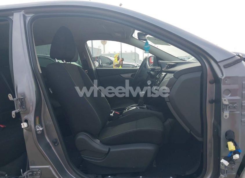 Photo 5 of 2020 Nissan Rogue SPORT S FWD XTRONIC CVT (VIN JN1BJ1CV4LW552155)