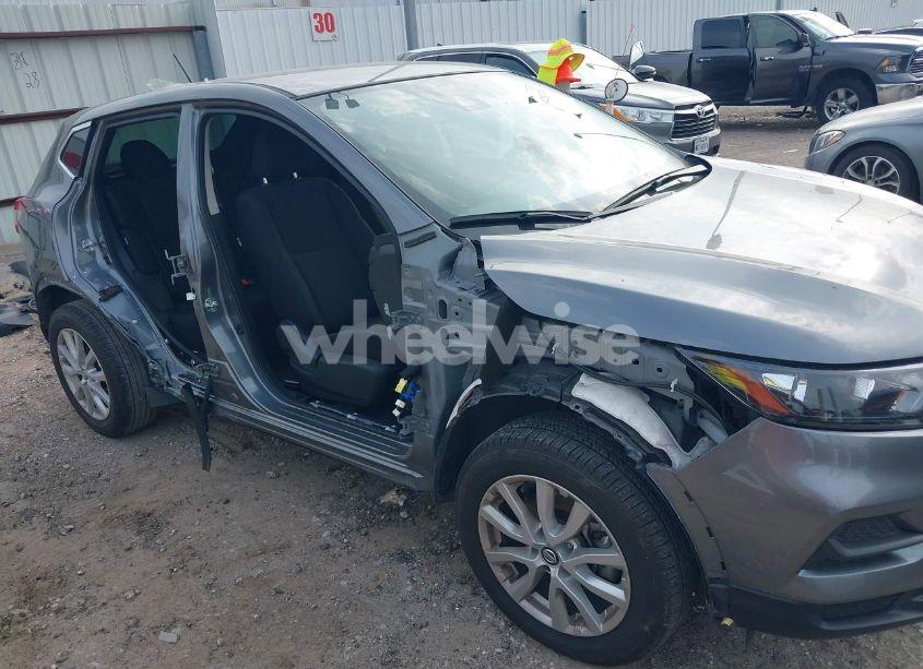 Photo 6 of 2020 Nissan Rogue SPORT S FWD XTRONIC CVT (VIN JN1BJ1CV4LW552155)