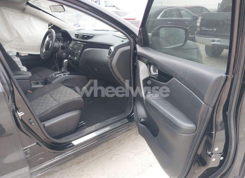 Photo 5 of 2020 Nissan Rogue SPORT SV FWD XTRONIC CVT (VIN JN1BJ1CV5LW542041)