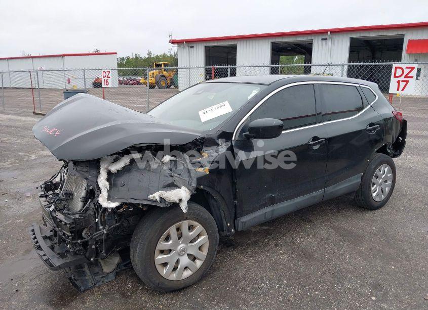 Photo 2 of 2020 Nissan Rogue SPORT S FWD XTRONIC CVT (VIN JN1BJ1CV8LW258192)