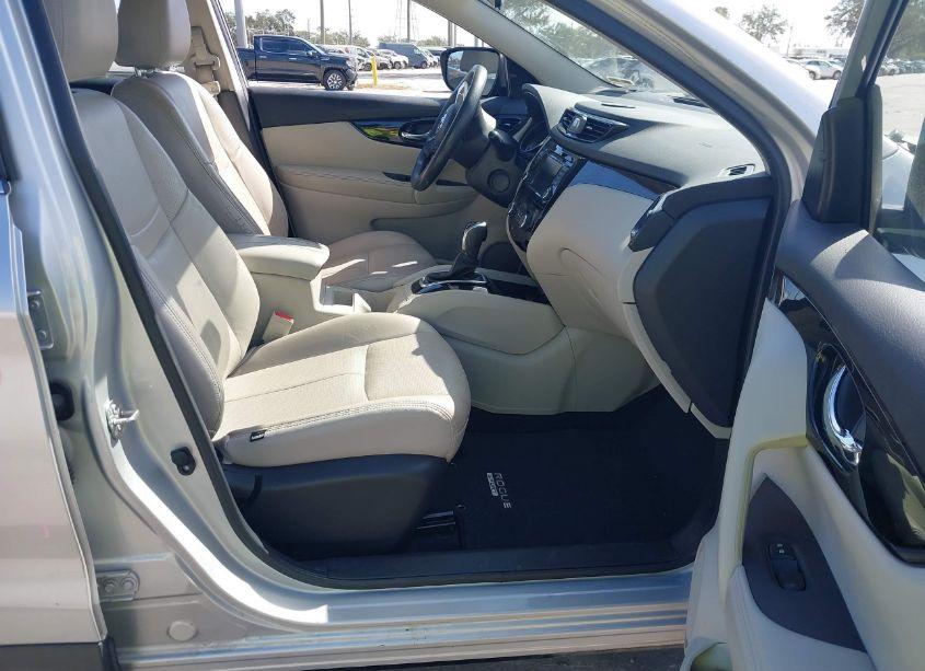 Photo 5 of 2020 Nissan Rogue SPORT SV FWD XTRONIC CVT (VIN JN1BJ1CV8LW540770)