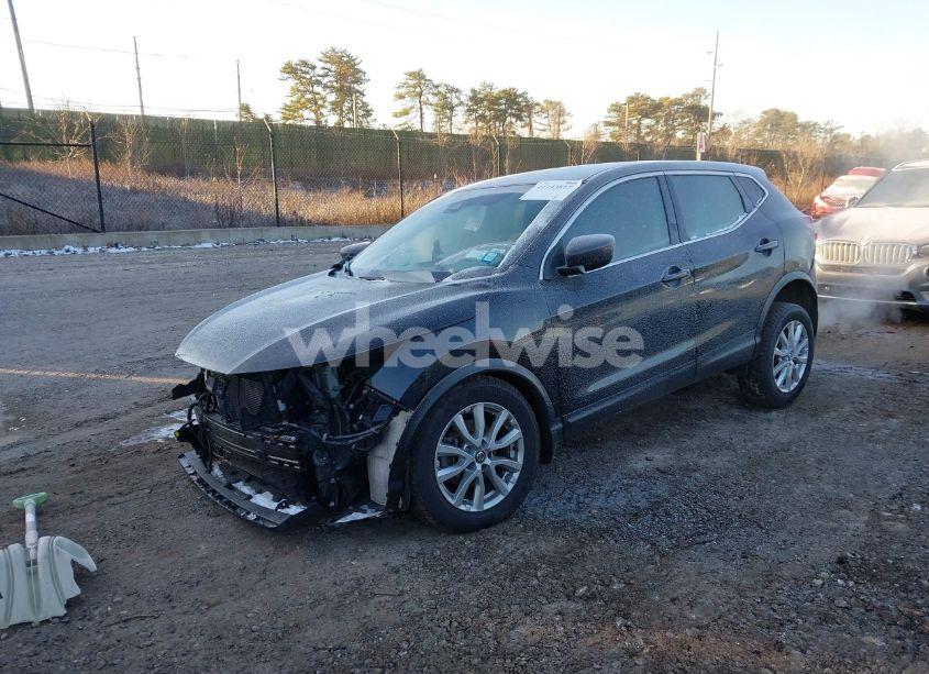 Photo 2 of 2020 Nissan Rogue SPORT S AWD XTRONIC CVT (VIN JN1BJ1CW0LW643108)