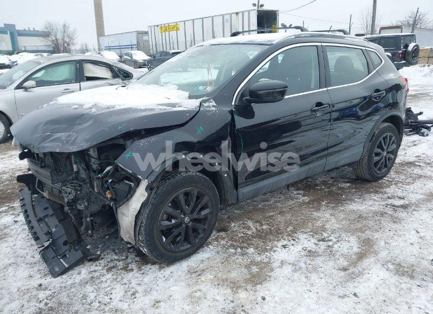 Photo 2 of 2020 Nissan Rogue SPORT SV AWD XTRONIC CVT (VIN JN1BJ1CW1LW644834)