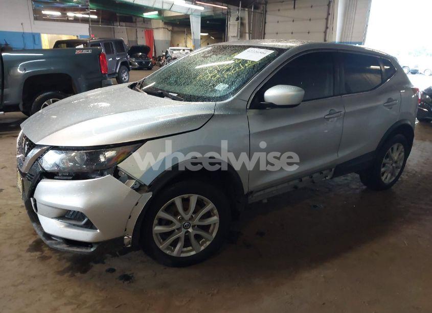 Photo 2 of 2020 Nissan Rogue SPORT S AWD XTRONIC CVT (VIN JN1BJ1CW3LW649128)