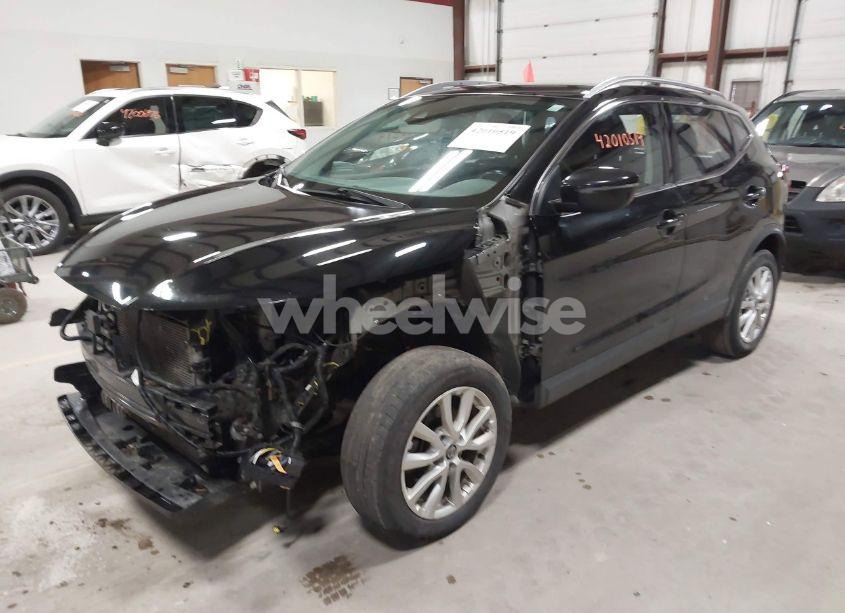 Photo 2 of 2020 Nissan Rogue SPORT SV AWD XTRONIC CVT (VIN JN1BJ1CW5LW371087)