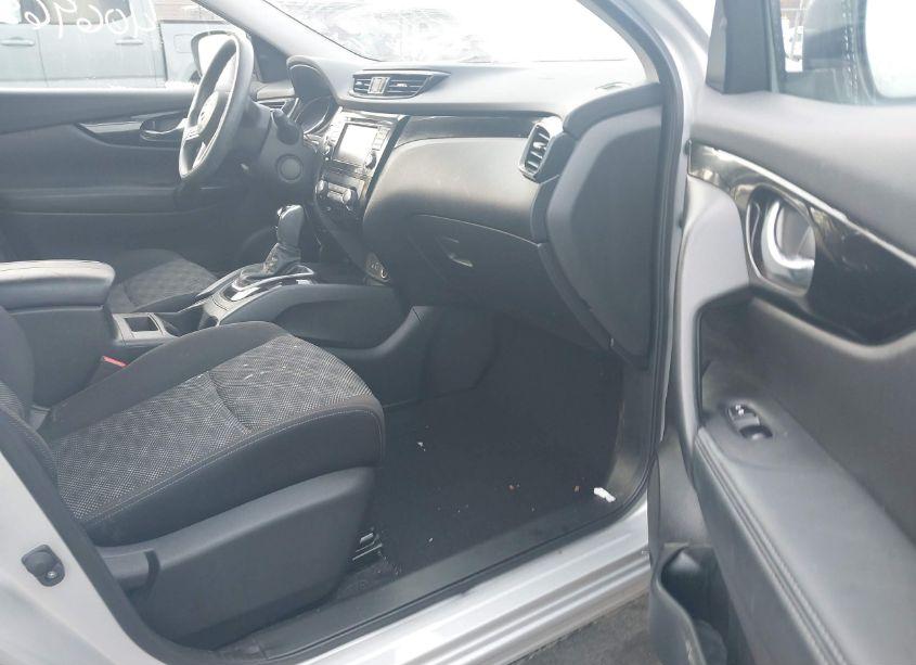 Photo 5 of 2020 Nissan Rogue SPORT SV AWD XTRONIC CVT (VIN JN1BJ1CW7LW391387)