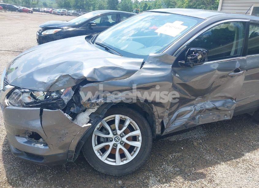 Photo 6 of 2020 Nissan Rogue SPORT S AWD XTRONIC CVT (VIN JN1BJ1CW8LW648198)