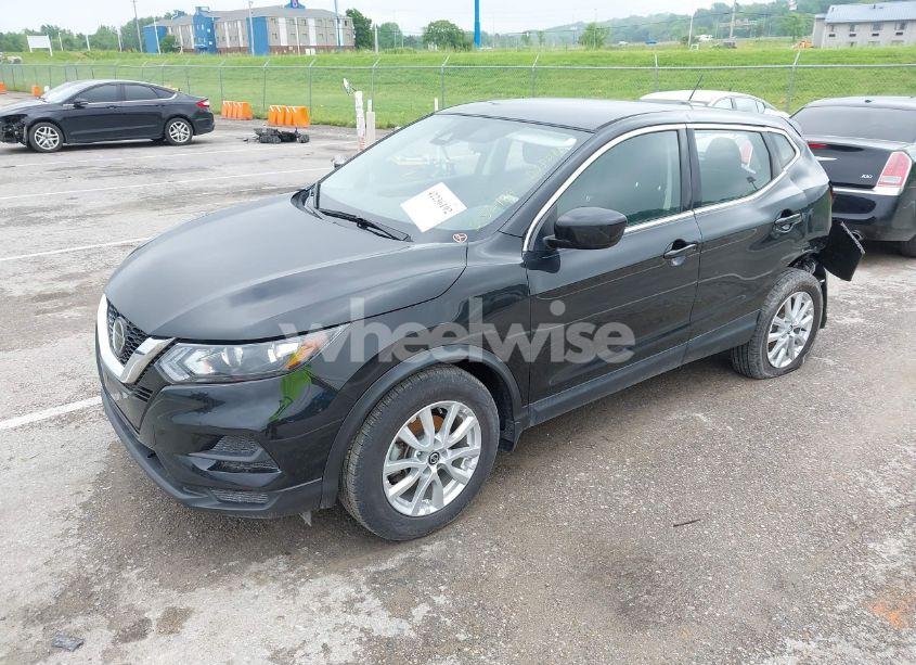 Photo 2 of 2020 Nissan Rogue SPORT S AWD XTRONIC CVT (VIN JN1BJ1CW9LW647335)