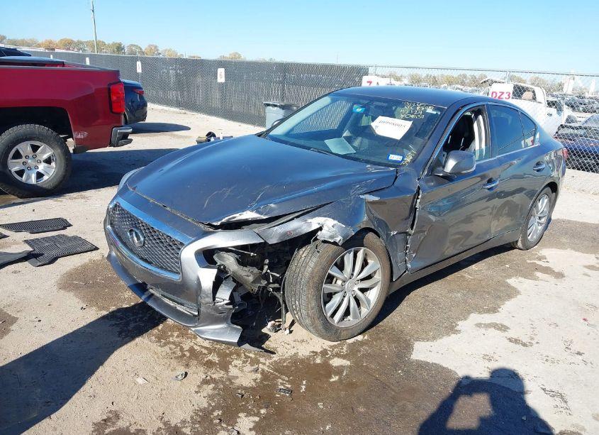 Photo 2 of 2015 Infiniti Q50 (VIN JN1BV7AP0FM338677)