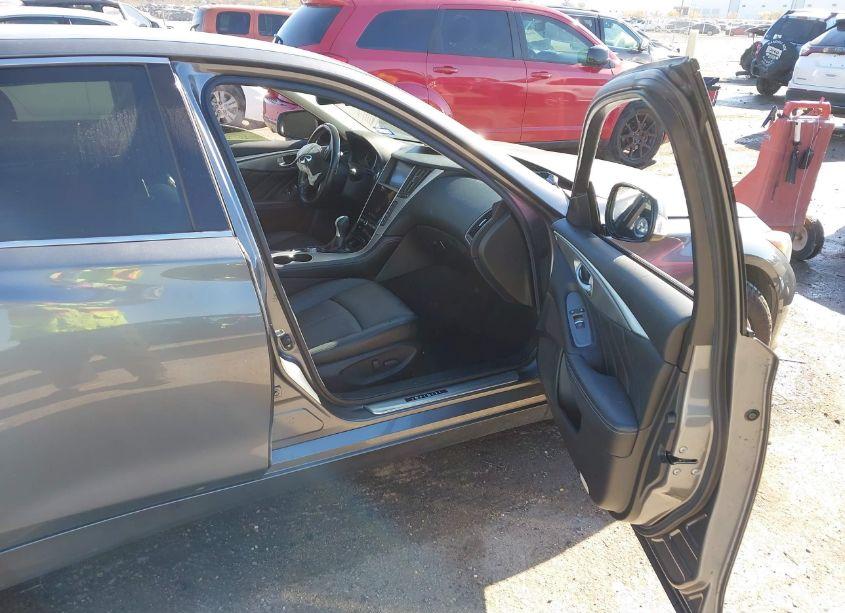 Photo 5 of 2015 Infiniti Q50 (VIN JN1BV7AP0FM338677)