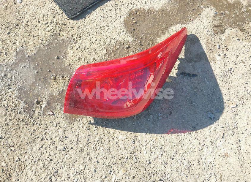 Photo 12 of 2015 Infiniti Q50 PREMIUM (VIN JN1BV7AP1FM351244)