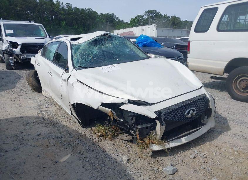 2015 Infiniti Q50 (VIN JN1BV7AP1FM355889) main photo