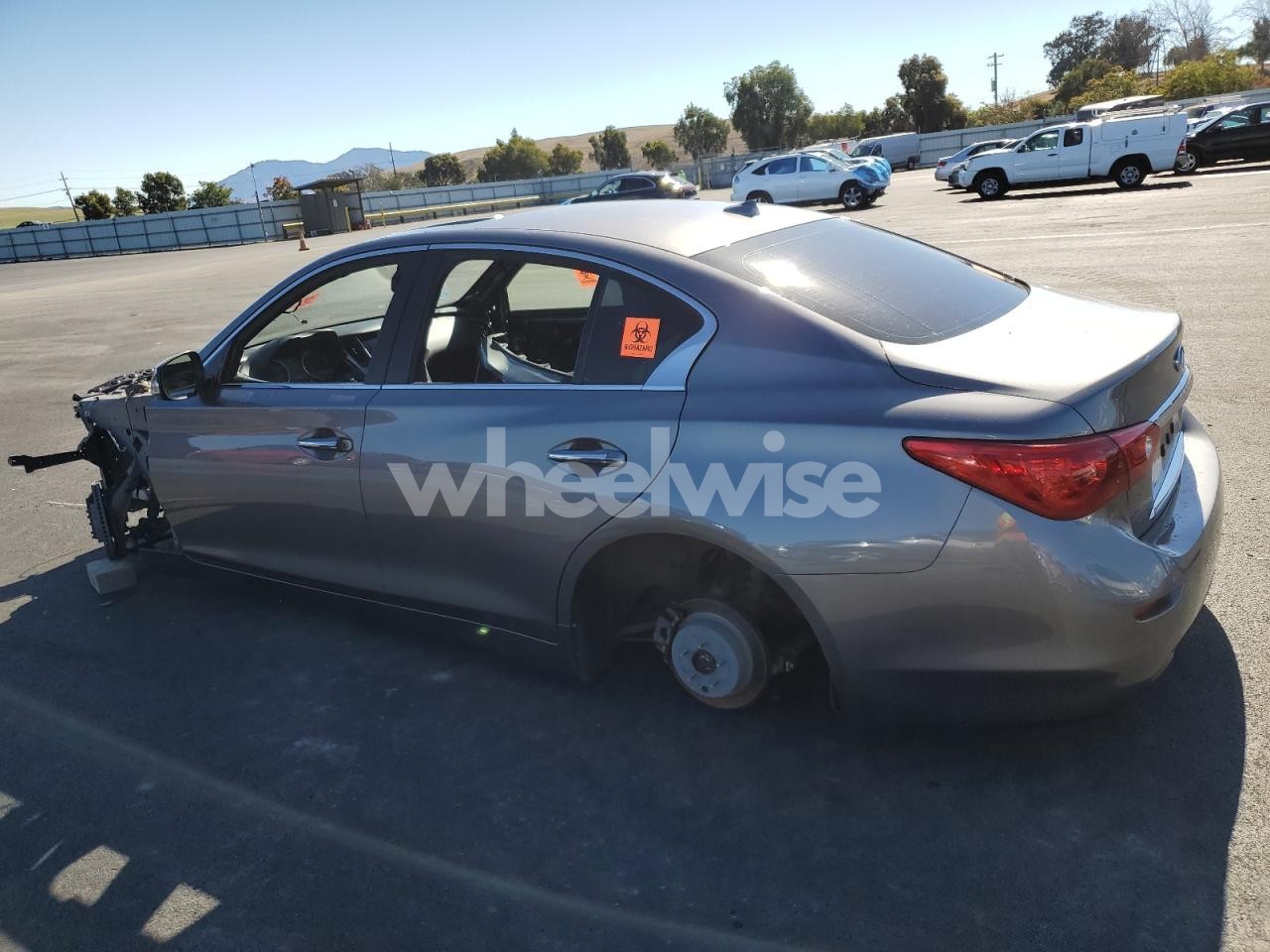 Photo 2 of 2015 INFINITI Q50 BASE N/A (VIN JN1BV7AP4FM349018)