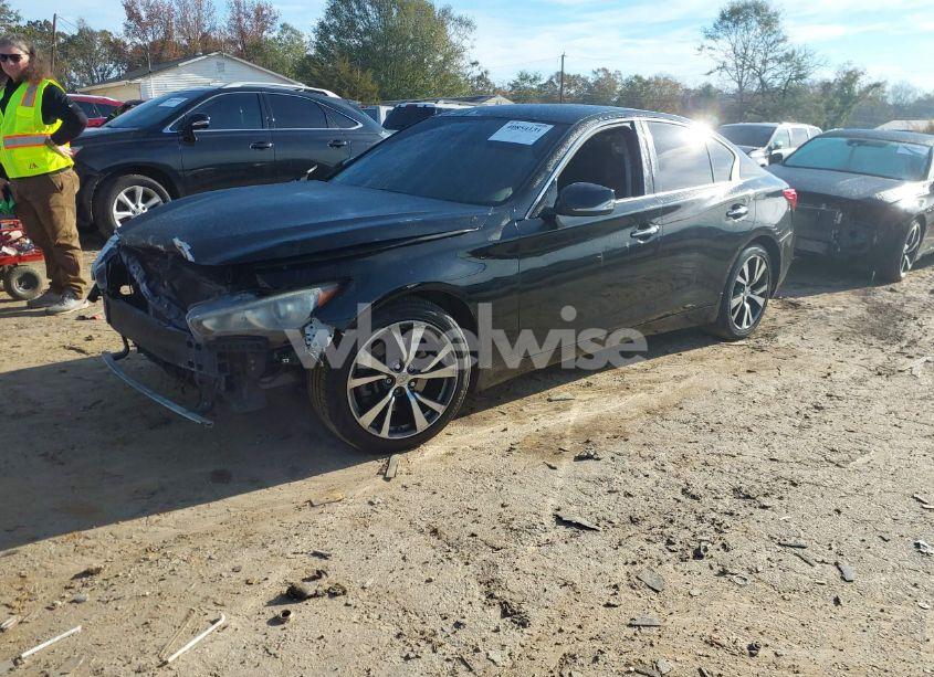 Photo 2 of 2015 Infiniti Q50 (VIN JN1BV7AP9FM338421)