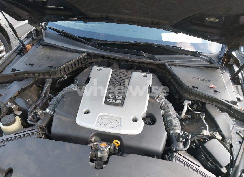 Photo 10 of 2015 Infiniti Q50 (VIN JN1BV7APXFM338248)