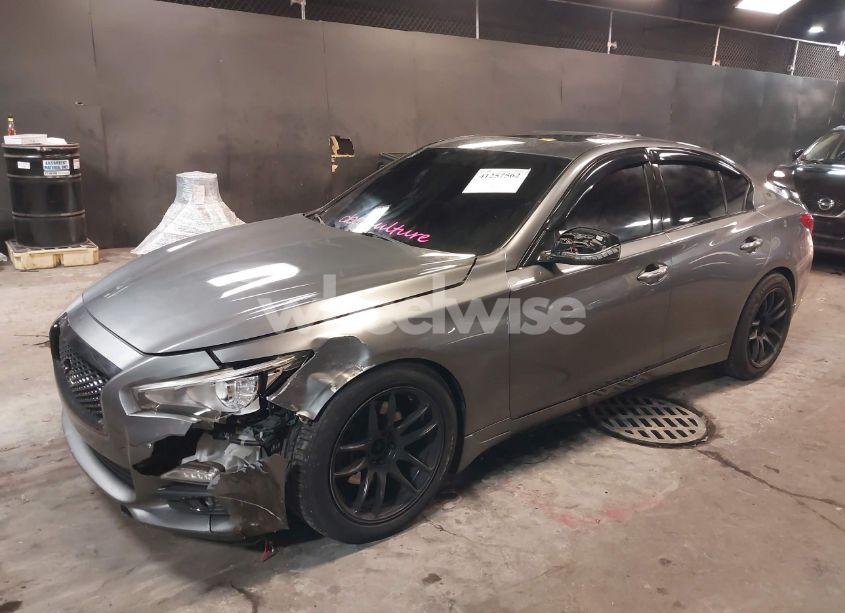 Photo 2 of 2015 Infiniti Q50 (VIN JN1BV7AR1FM397917)