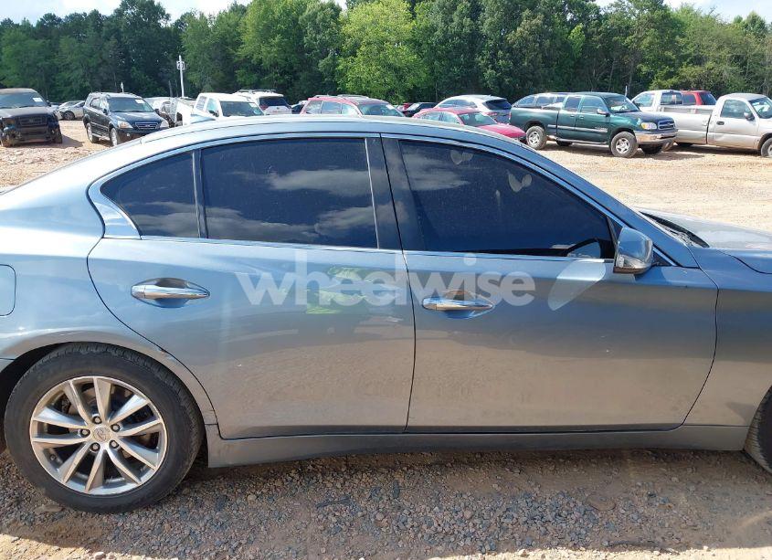 Photo 13 of 2015 Infiniti Q50 PREMIUM (VIN JN1BV7AR2FM400081)