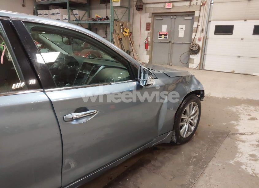Photo 18 of 2015 Infiniti Q50 PREMIUM (VIN JN1BV7AR2FM414613)