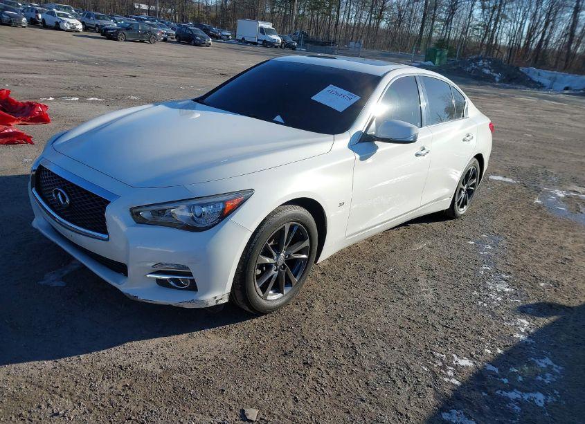 Photo 2 of 2015 Infiniti Q50 (VIN JN1BV7AR2FM419858)