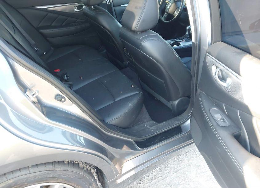 Photo 8 of 2015 Infiniti Q50 (VIN JN1BV7AR5FM393367)