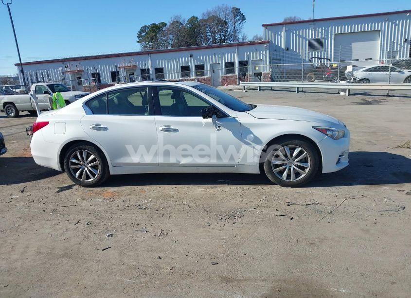 Photo 13 of 2015 Infiniti Q50 (VIN JN1BV7AR7FM418723)