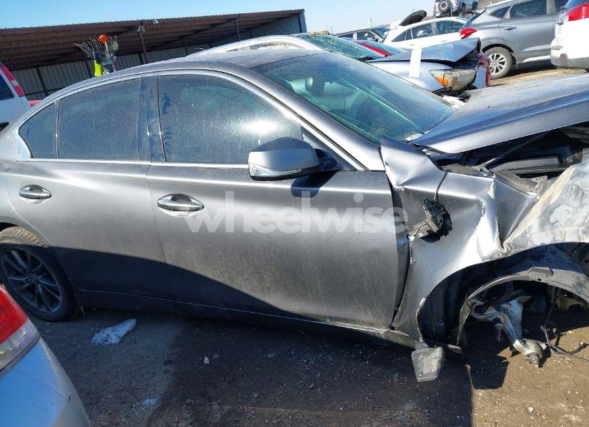 Photo 13 of 2015 Infiniti Q50 (VIN JN1BV7AR7FM420648)