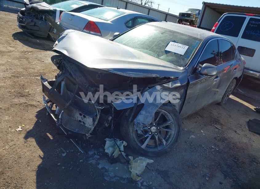 Photo 2 of 2015 Infiniti Q50 (VIN JN1BV7AR7FM420648)