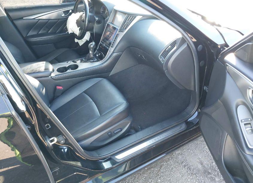 Photo 5 of 2015 Infiniti Q50 (VIN JN1BV7AR8FM400912)