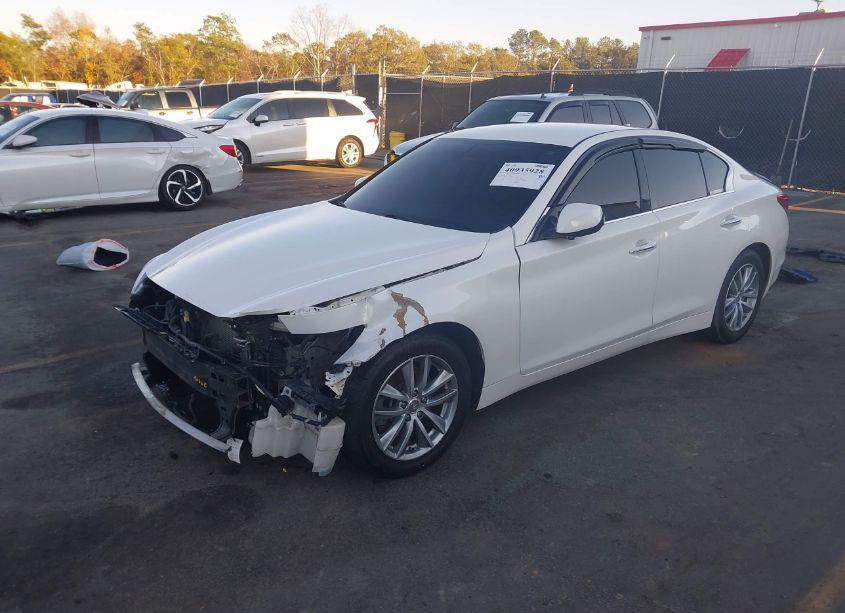 Photo 2 of 2015 Infiniti Q50 (VIN JN1BV7ARXFM408624)