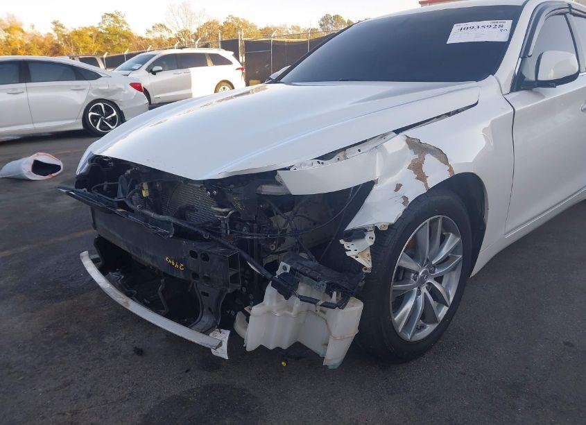 Photo 6 of 2015 Infiniti Q50 (VIN JN1BV7ARXFM408624)