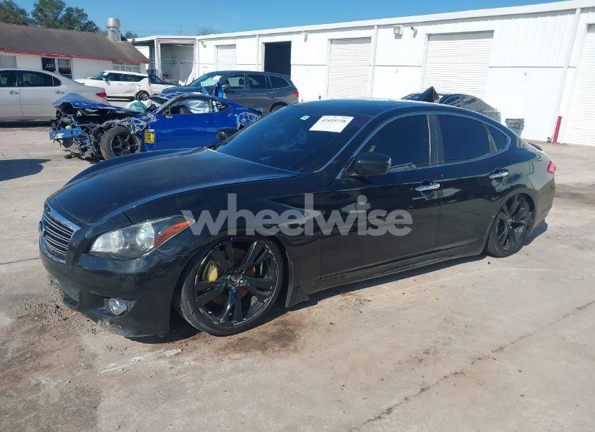 Photo 2 of 2013 Infiniti M37 N/A (VIN JN1BY1AP2DM510032)