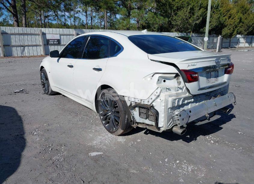 Photo 3 of 2018 Infiniti Q70 3.7 LUXE (VIN JN1BY1AP5JM181144)