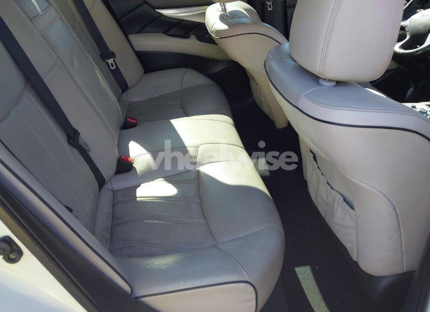 Photo 8 of 2018 Infiniti Q70 3.7 LUXE (VIN JN1BY1AP5JM181144)