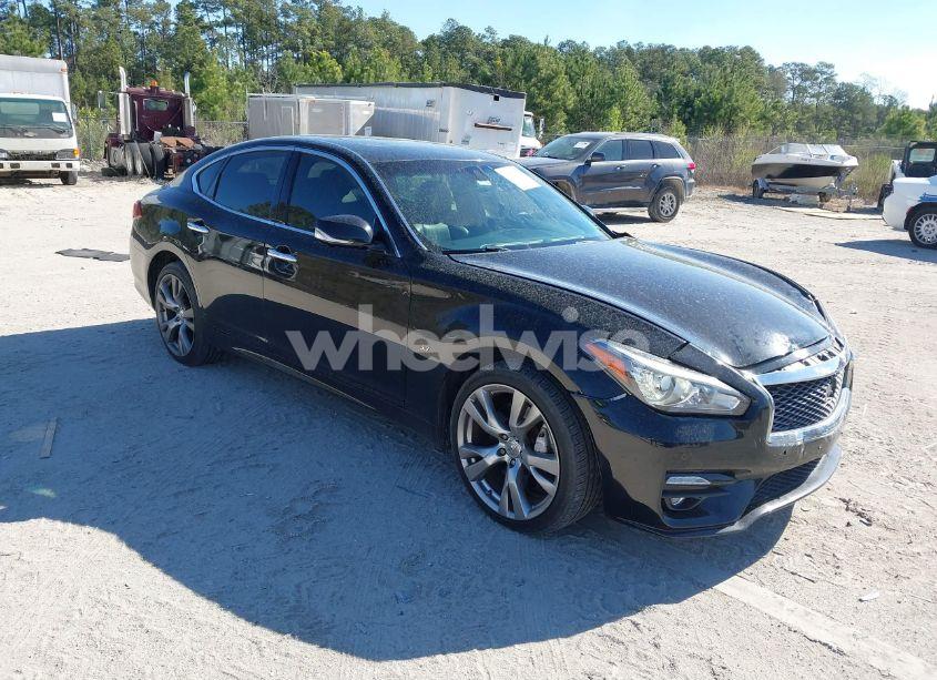 2015 Infiniti Q70 3.7X (VIN JN1BY1AR5FM560329) main photo