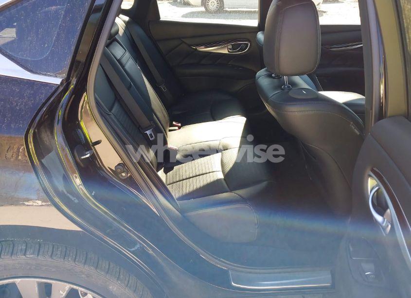 Photo 8 of 2015 Infiniti Q70 3.7X (VIN JN1BY1AR5FM560329)